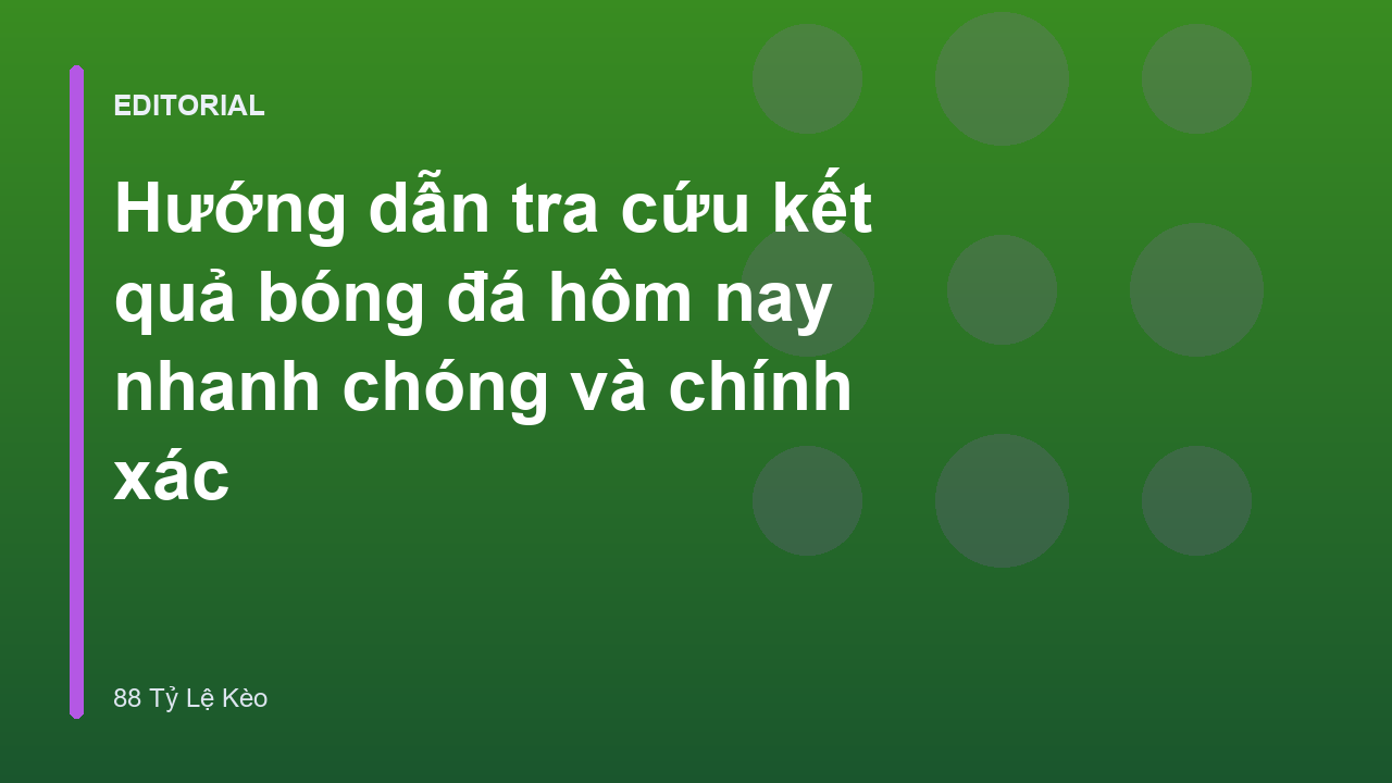 Người hâm mộ tra cứu kết quả bóng đá hôm nay trên điện thoại